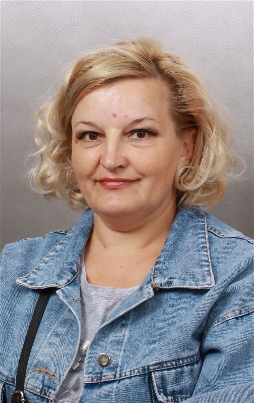Няня Лариса Валентиновна